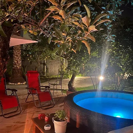 Domus Joannina Bed & Breakfast 4*