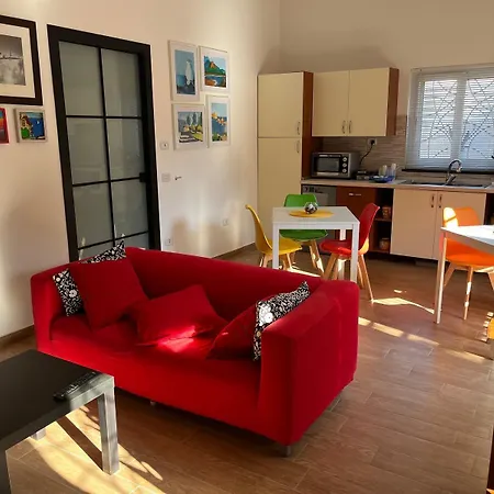 Bed & Breakfast Domus Joannina 4*